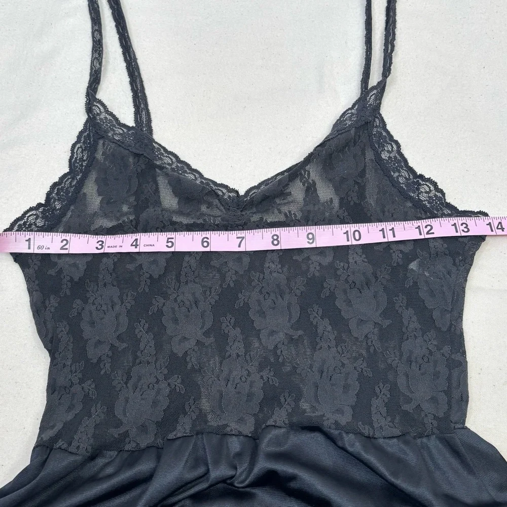 Vintage Vanity Fair Black Lace Nylon Slip Nightgown‎ Dress Lingerie Negligee 32